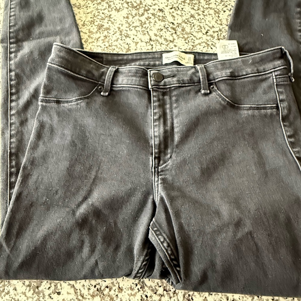 Ambercrombie & Fitch mid rise Jean legging